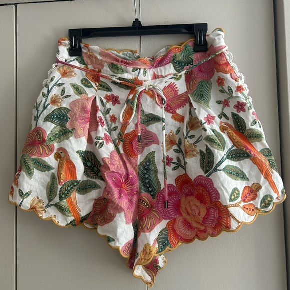 Farm Rio Macaw Bloom Scalloped 100% Linen Shorts - Size M/L - Picture 4 of 14